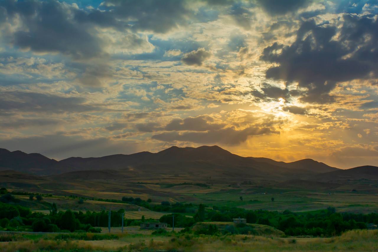 نگاه کردن، موهبت است، ولی دیدن، توانایی است. _جف برنر